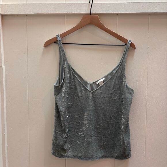H&M Tops - H&M Crushed Velvet Light Mint Ice Green V-neck tank top- size M